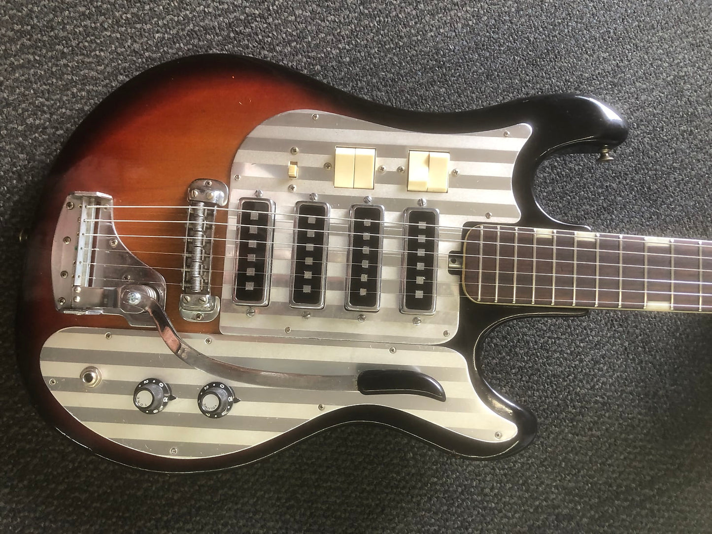 Teisco WG4L Mid sixties. - Sunburst