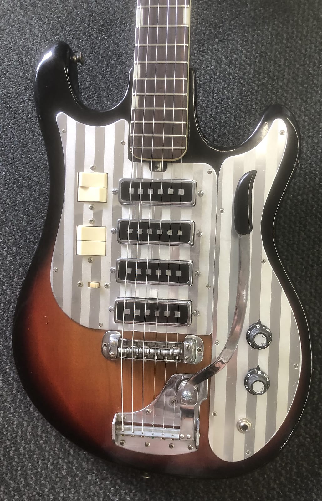 Teisco WG4L Mid sixties. - Sunburst